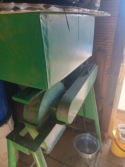 Šrotovnik na obilí