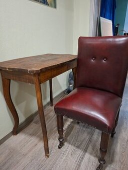 Starožitný stolek a židle