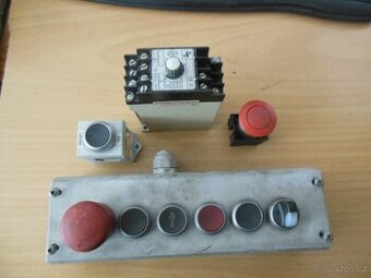 Ovladačku, tlačítka.časové relé TX 11 2 - 20 s