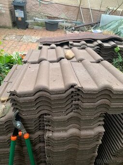 Prodám střešní tašky Bramac grey