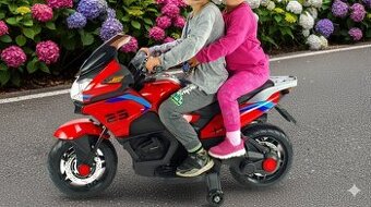 Nová velká elektrická dvoumístná cestovní motorka