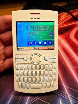 Nokia Asha 108, Nokia Asha 205