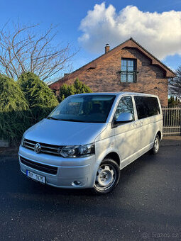 Volkswagen Caravelle 2.0 TDI 103 kW, r. 2014 – výborný stav