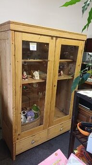 Masivní smrková skříň - skleník
