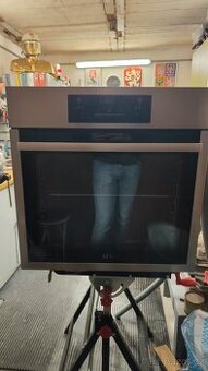 Vestavná trouba AEG