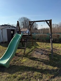 Dětské hřiště + piskoviste zdarma