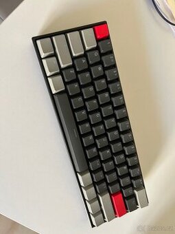 Mechanická klávesnice yenkee atom 3600US (černá)