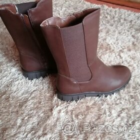 Krásné teplé kozačky vel.38