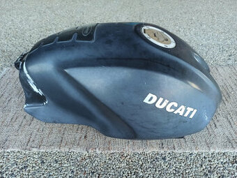 Nádrž celá Ducati