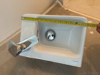 Umývátko Laufen s baterií HansGrohe - 1