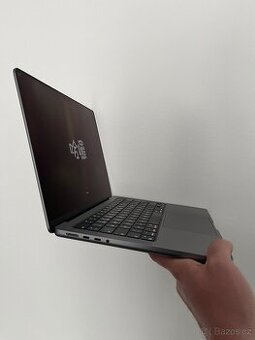Prodám MacBook Pro 14" (model A2442), M1 Pro, 16GB RAM, 512