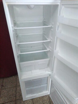 Lednice s mrazákem Calex
