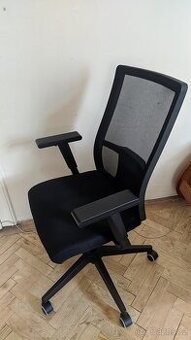 Kancelárska židle nastavitelná (dobrý stav)