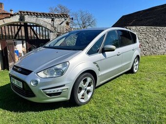 Ford S-max titanium