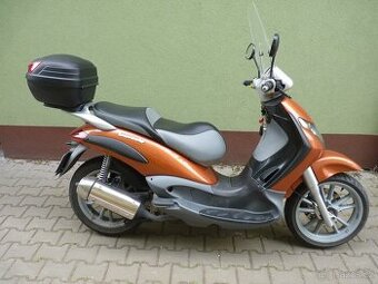 Piagio Beverly 200