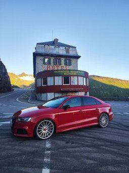 Audi S3, 2017 Facelift v barve Tango Red. TOP