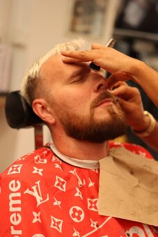 Přijmu holiče do zavedeného barber shopu