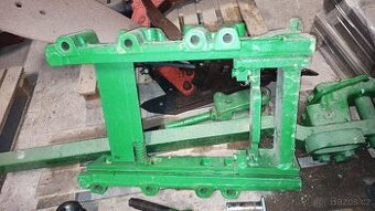 Konzole etážového závěsu John Deere 8R