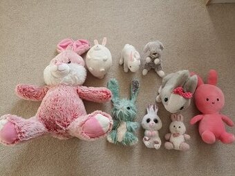Sbírka plyšových králíků