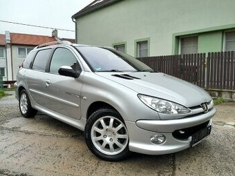 Peugeot 206 QUIKSILVER 1.4i 65kW  2005 naj.100tis. NOVÁ STK