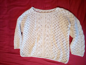 Ručně pletený svetřík
