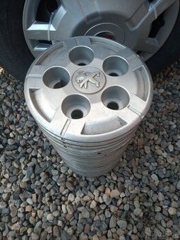 PRODÁM POUŽITÉ STŘEDOVÉ POKLIČKY PEUGEOT BOXER 5X118 R15