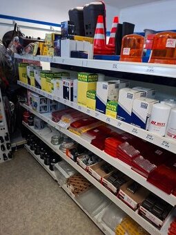 Prodám náhradní díly + autodoplňky pro kamiony.