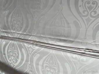 Damašek - neušitý