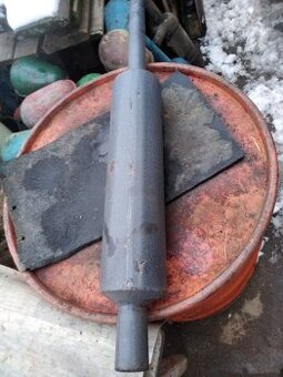Prodám použitý smaltovaný výfuk na ZETOR30,40,67,69