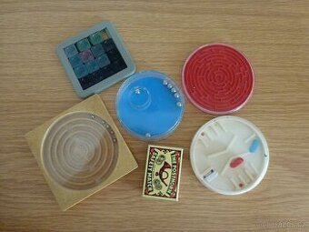 hračka hlavolam do ruky retro