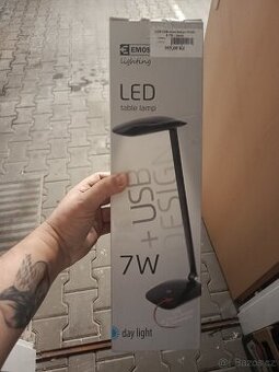 Led lampička na psací stůl nová