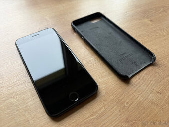 Prodám iPhone SE 2020 128 GB černá barva