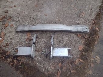 Audi A6 c7 výztuha předního nárazníku s nosniky