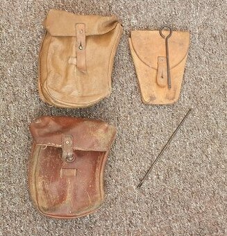 Vojenské pouzdro, vytěrák, lopatka