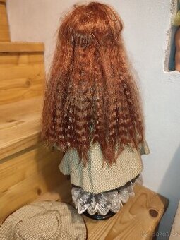 Porcelánová panenka