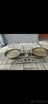 Staré kuchyňské váhy