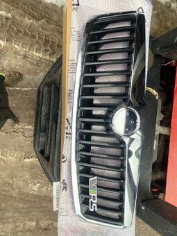 Škoda Octavia 2 predni maska RS