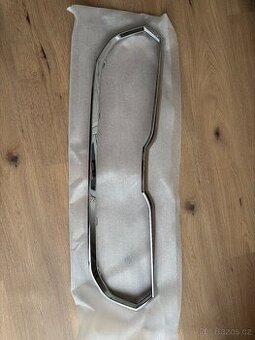 Škoda Kamiq rámeček přední masky