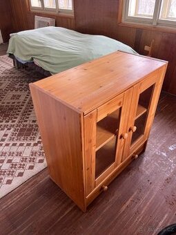 Prosklená skříňka