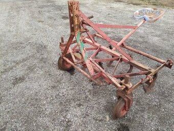 Radličkový kypřič do vinohradu, 7 radliček, záběr 1,3 m