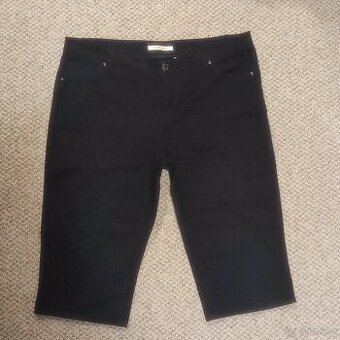 Dámské černé kraťasy po kolena Camaieu v. 40