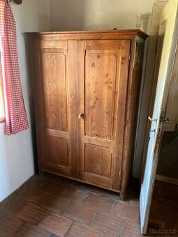 Retro dřevěná skříň z masivu 🌲