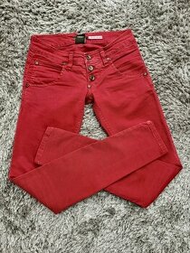 Nové džíny Please XS