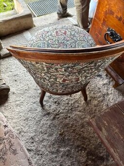 Truhly komoda kreslo