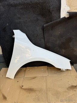 Prodám pravý přední blatník skoda Octavia 015/2018