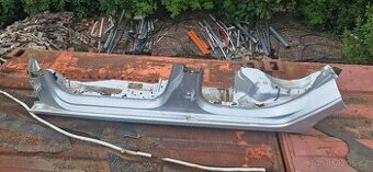 Levy prah skoda octavia III vyrezovy dil