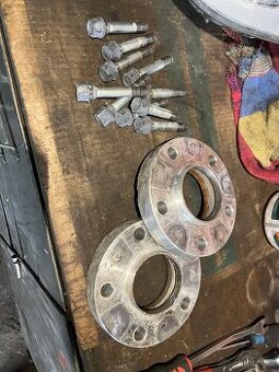 Podložky pod kola 2,5cm