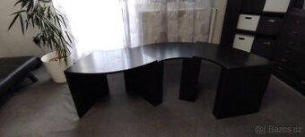 Stolky, vhodné i jako konferenční stůl.