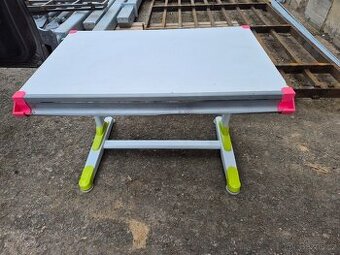 Dětský psací stůl