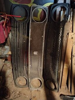 Přední maska na Fiat 128